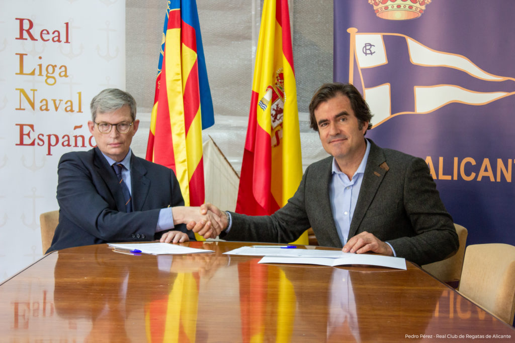 El RCRA y la Real Liga Naval Española reafirman su unión con la renovación del convenio