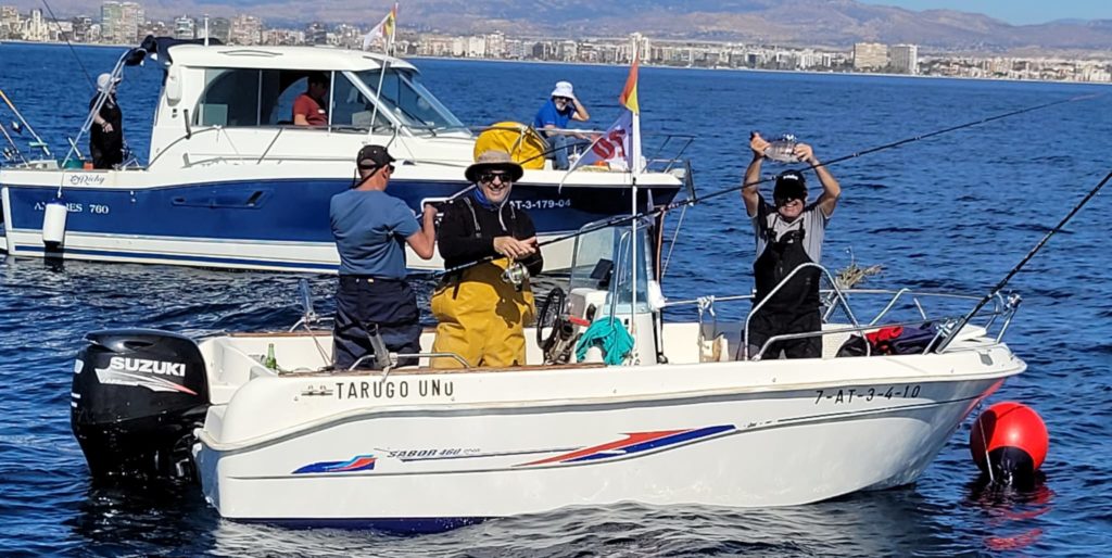 El RCRA dona al comedor social de San Gabriel todo el pesaje del trofeo de pesca Bahía de Alicante